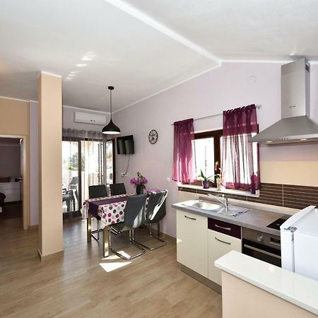 Apartments Lavanda - Free Parking And Grill Jezera Kültér fotó